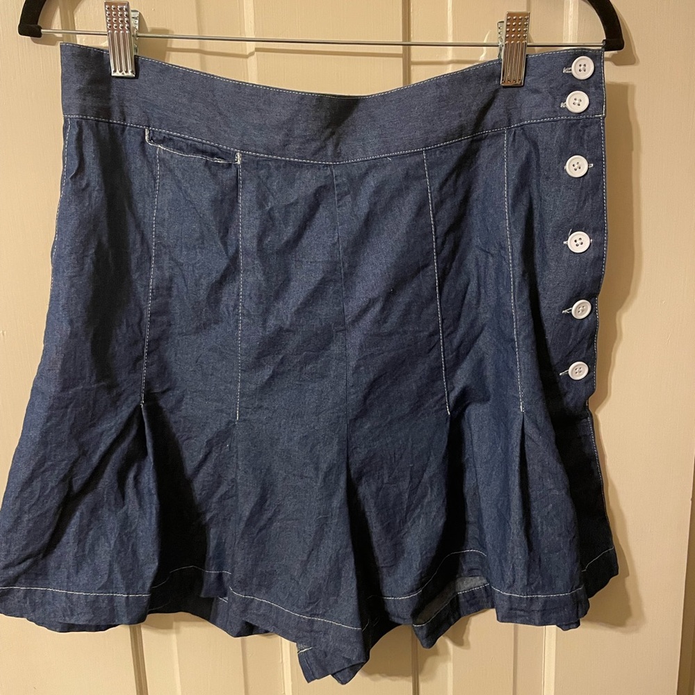 Unique Vintage Size Large Dark Blue Chambray Joyce Shorts